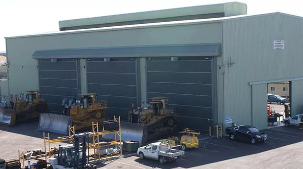 Puertas de hangar para condiciones difíciles en la terminal de carbón
